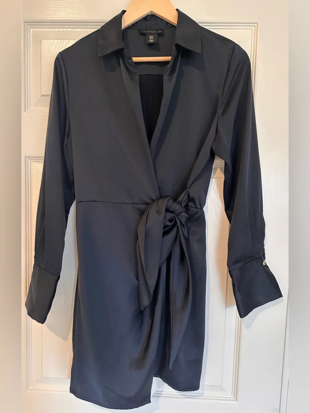 House of Harlow 1960 Black Satin Wrap Mini Dress Size S - Picture 2 of 7